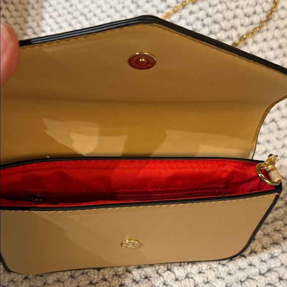 Marilyn Monroe Tan Clutch with Gold Accent - Picture 5 of 7